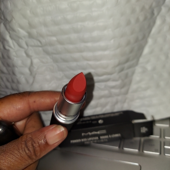 MAC Cosmetics Powder Kiss lipstick 316 Devoted to Chili Warm Brick Red - Picture 4 of 12